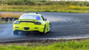 Техника вождения в различных условиях: ночью, в дождь, при сильном ветре