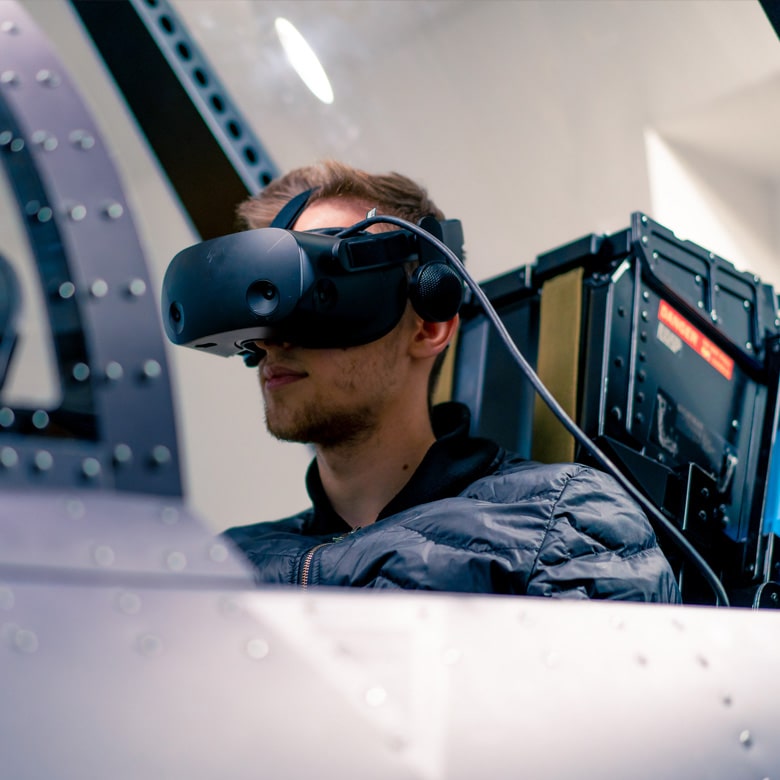 Авиатренажер истребителя F-18 в VR-очках Авиатренажер истребителя F-18 в VR-очках