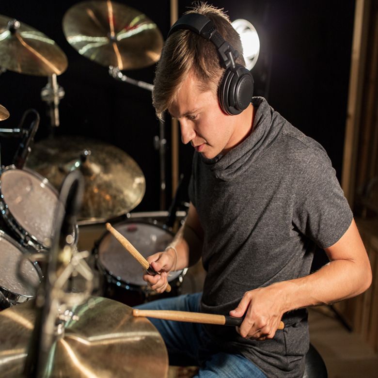 Игра на ударных Игра на ударных