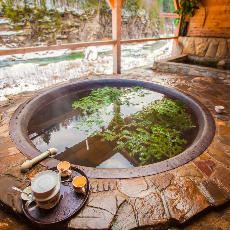 Купание в чане для компании