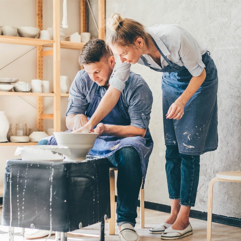 Мастер-класс гончарства с обжигом для двоих Мастер-класс гончарства с обжигом для двоих