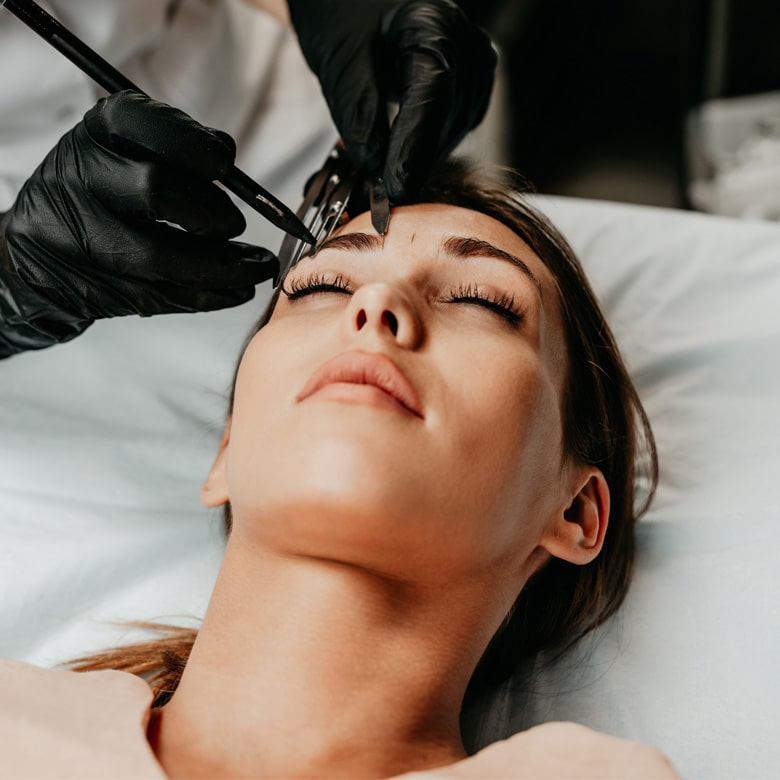 Микроблейдинг бровей