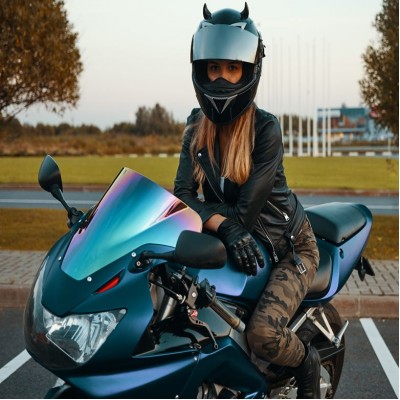 Урок езды на мотоцикле для девушек
