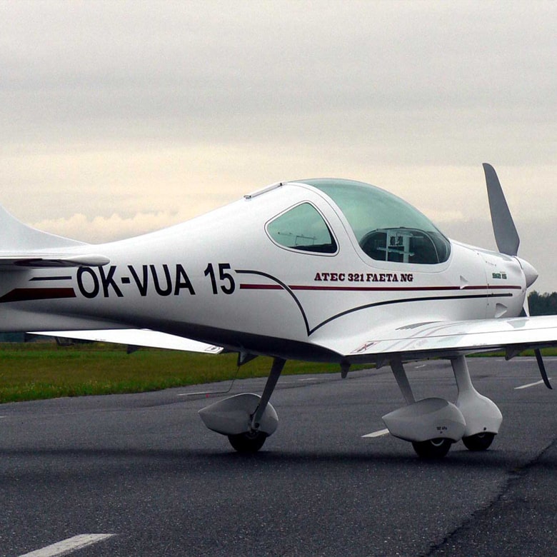 Полет на самолете Atec 321 Faeta 50-минут Полет на самолете Atec 321 Faeta 50-минут