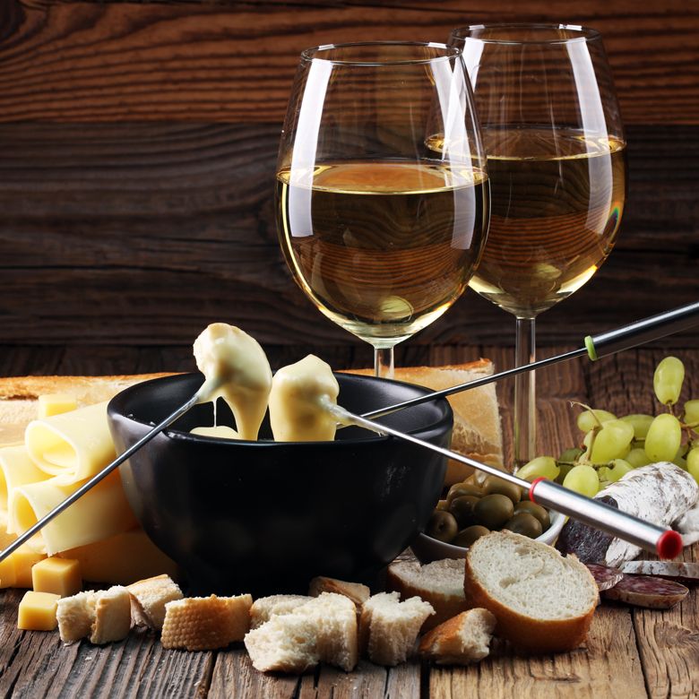 Вино и фондю для двоих
